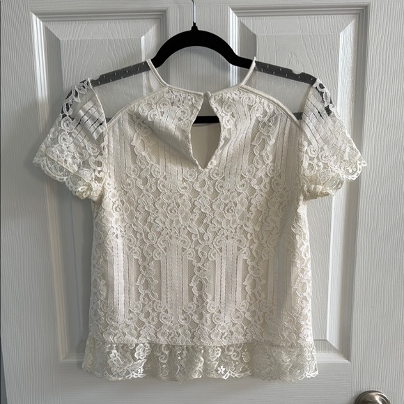 Express Cream Lace Blouse with Sheer Sleeves - Picture 4 of 6